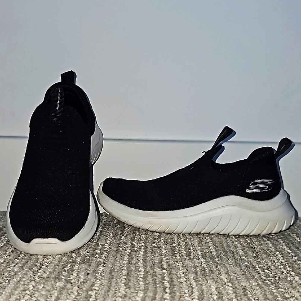 Skechers Boy's Ultra Flex 2.0-Mirkon Sneaker size 11C